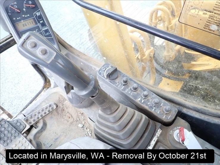 2004-deere-200c-lc-image-21