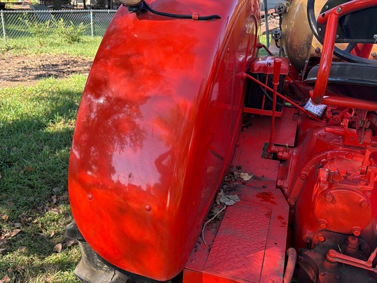 case-900-wheatland-propane-tractor-image-7