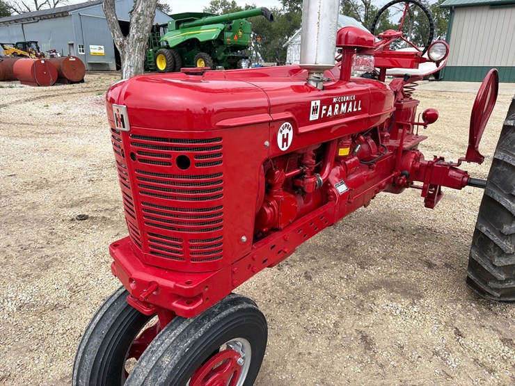 1954-farmall-super-h-tractor—restored-image-13