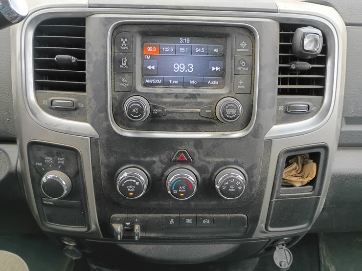 2016-dodge-2500-image-42