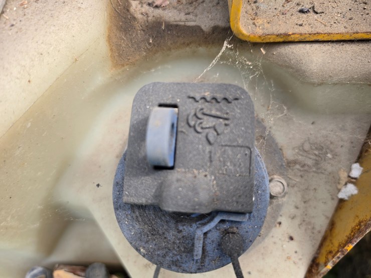 2016-deere-410l-image-174