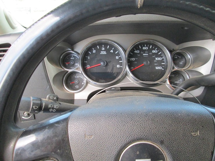2011-chevrolet-2500hd-image-36