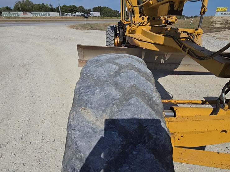 2005-caterpillar-12h-image-85