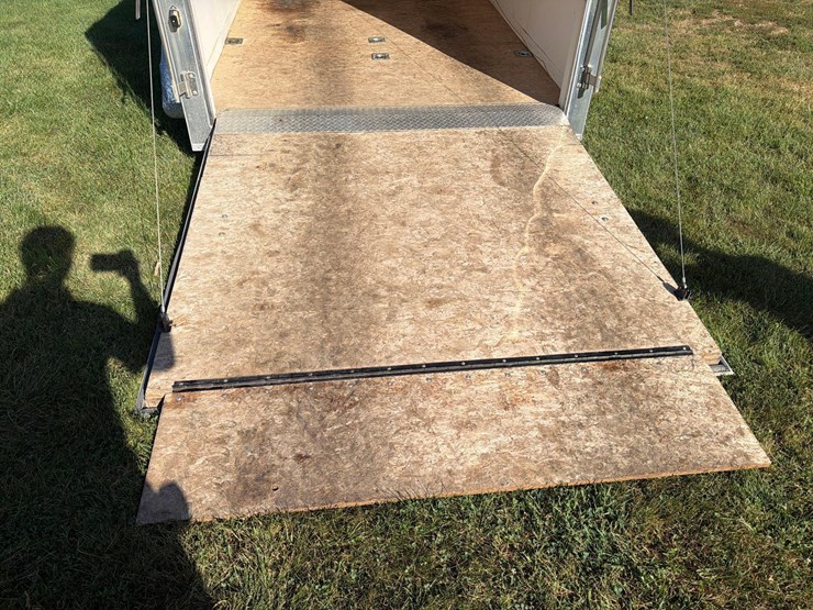 2011-stealth-14ft-enclosed-bumper-hitch-trailer--1-owner-image-31