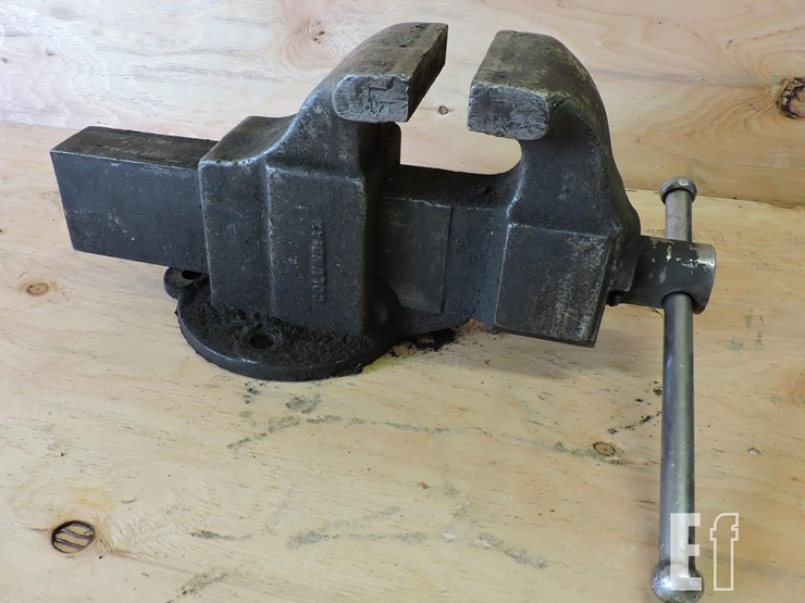 columbian,-5”-bench-vise-image-1