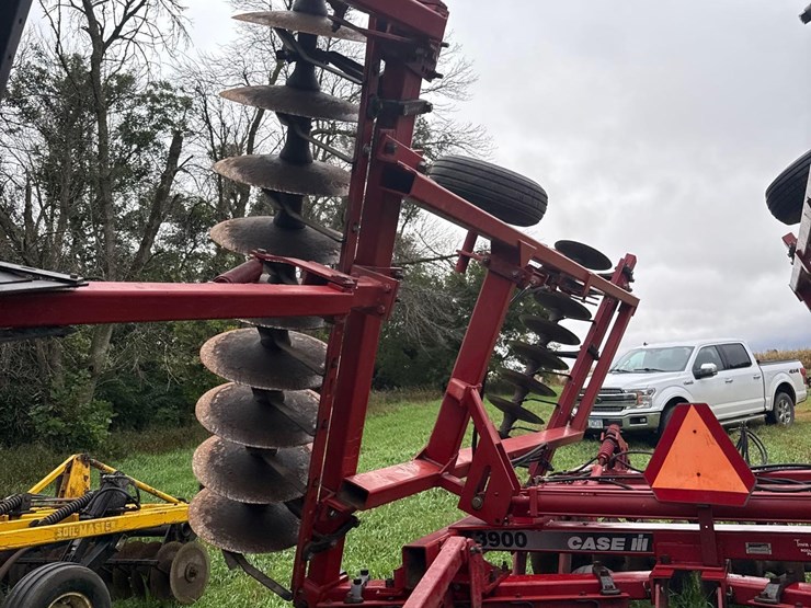 case-ih-3900-image-37
