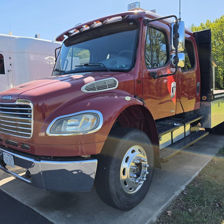 2007 FREIGHTLINER M2 106