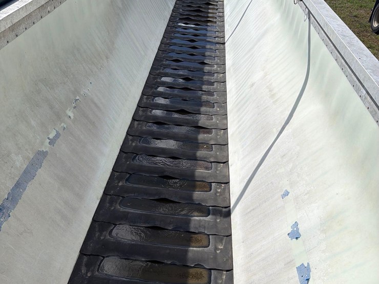 2011-wilson-46ft-fixed-tri-axle-live-bottom-semi-belt-trailer--1-owner--very-clean-trailer-image-75