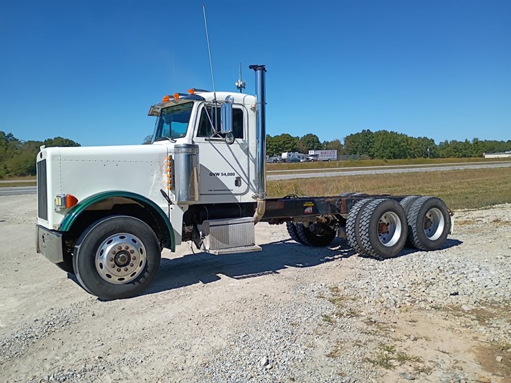 1990-peterbilt-379-image-2