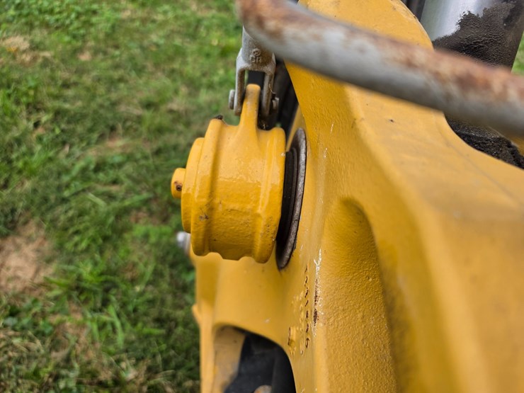 2016-deere-410l-image-88