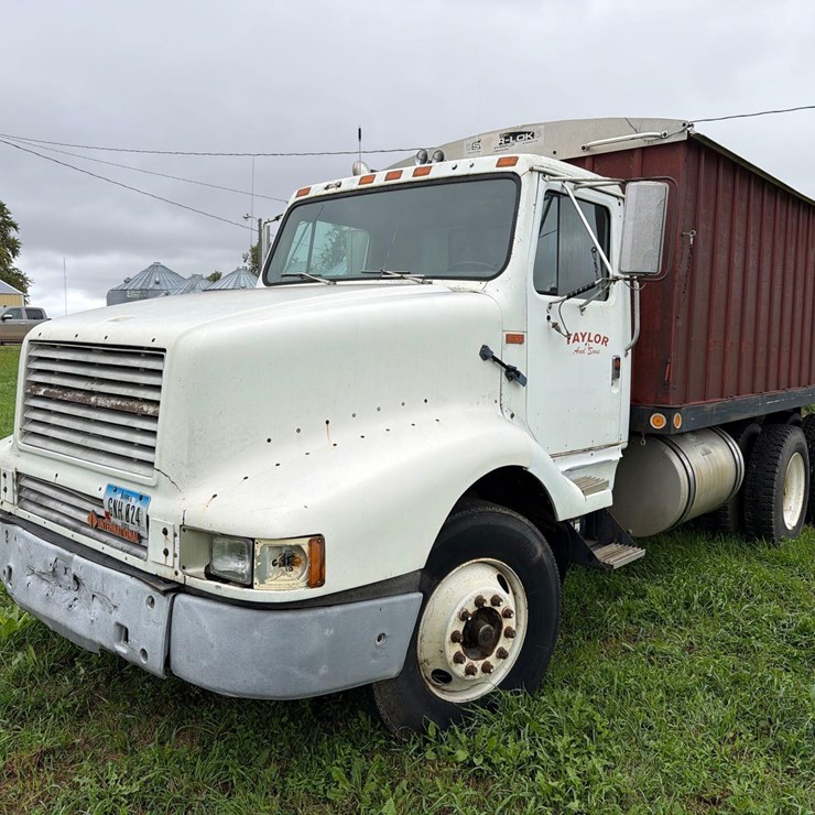 International 8300 6x4 Semi Grain Truck