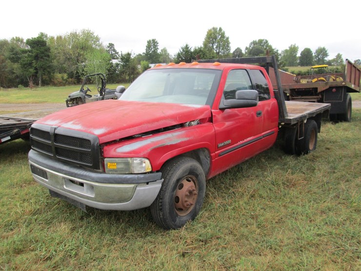 2002-dodge-3500-image-1