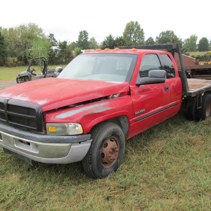2002 DODGE 3500