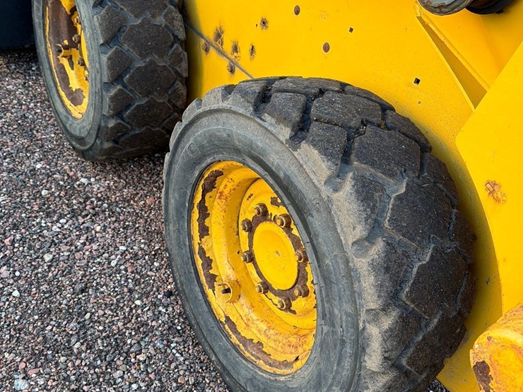 deere-318g-image-6