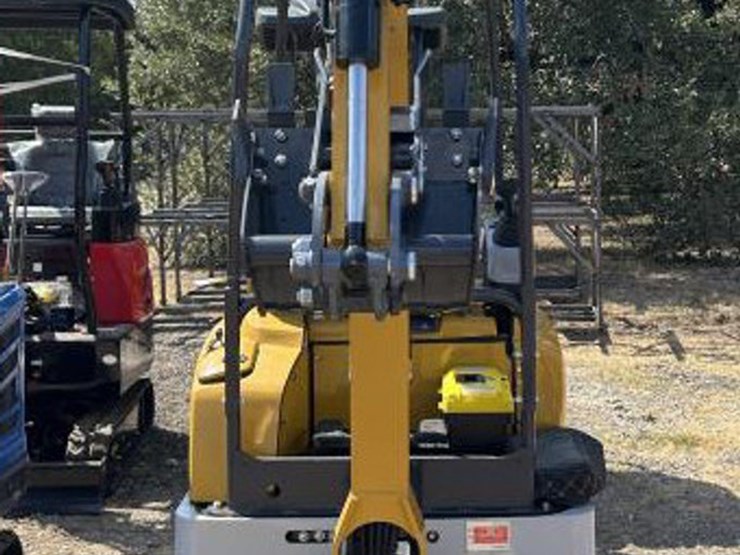 #145-•-yanmar-diesel-mini-excavator---me20-image-2