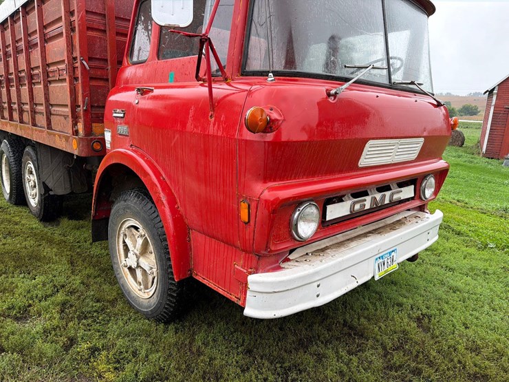 1970-gmc-5500-image-18