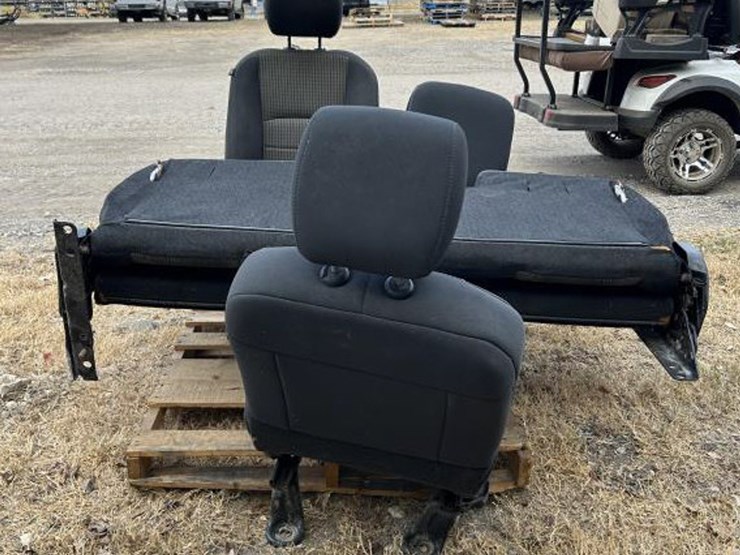 #40-•-front-&-rear-dodge-ram-truck-seats-image-3