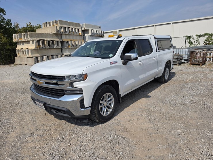 #25311-•-2019-chevrolet-silverado-pickup-truck-image-2