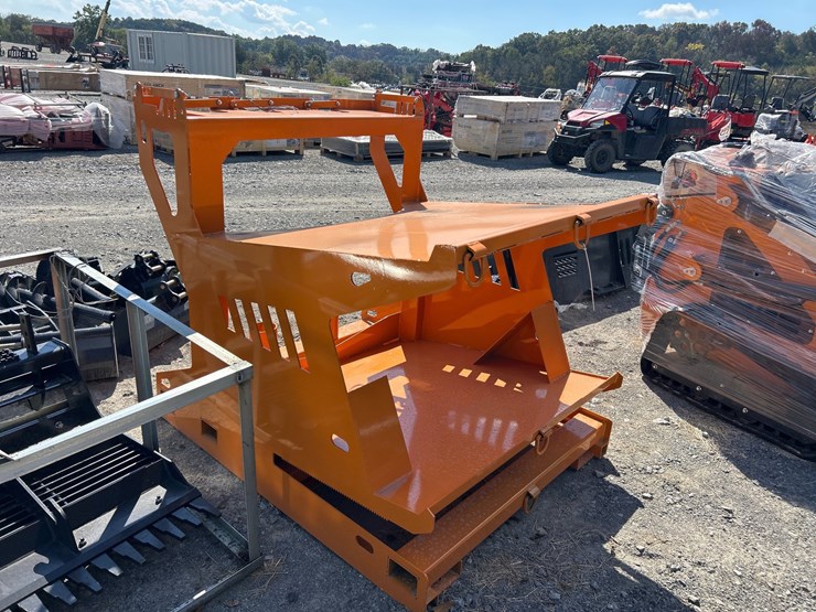 #69-•-skid-steer-attachment-/-tool-organizer-image-4