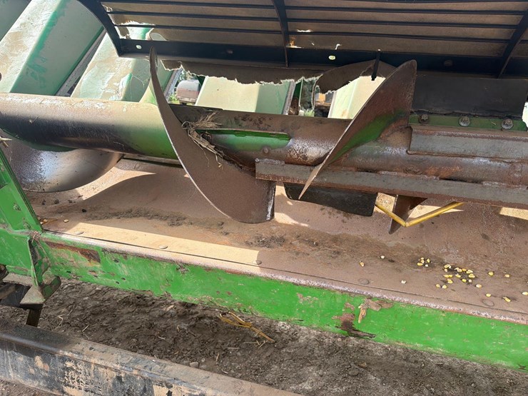 clark-12row20-corn-head-image-24