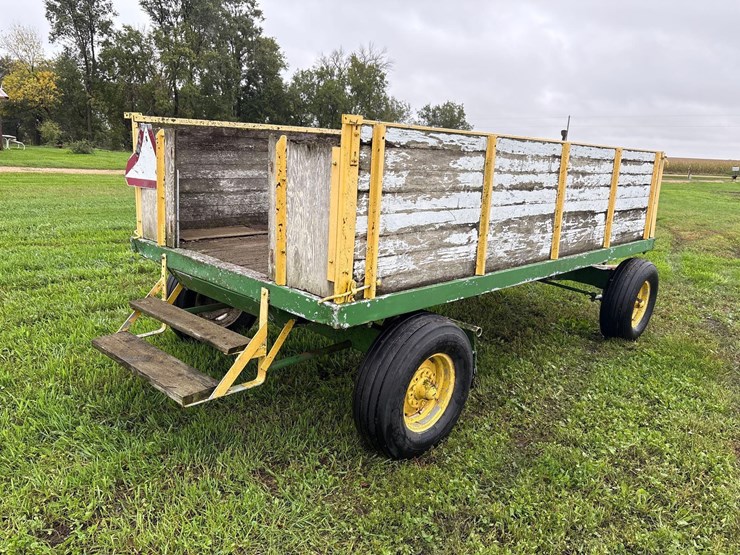70”-x-142”-john-deere-barge-wagon-image-3