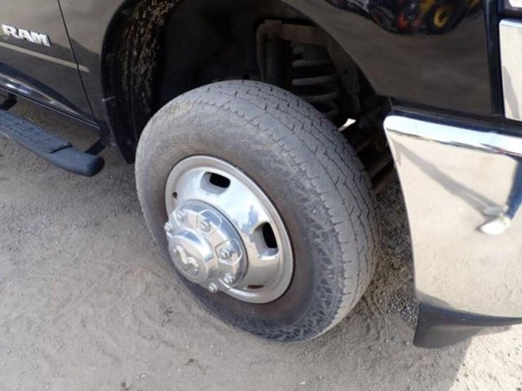 2019-dodge-ram-3500-image-55