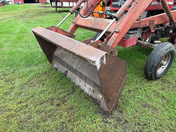 massey-ferguson-165-image-13