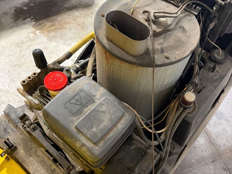 karcher-hot-water-pressure-washer-image-11