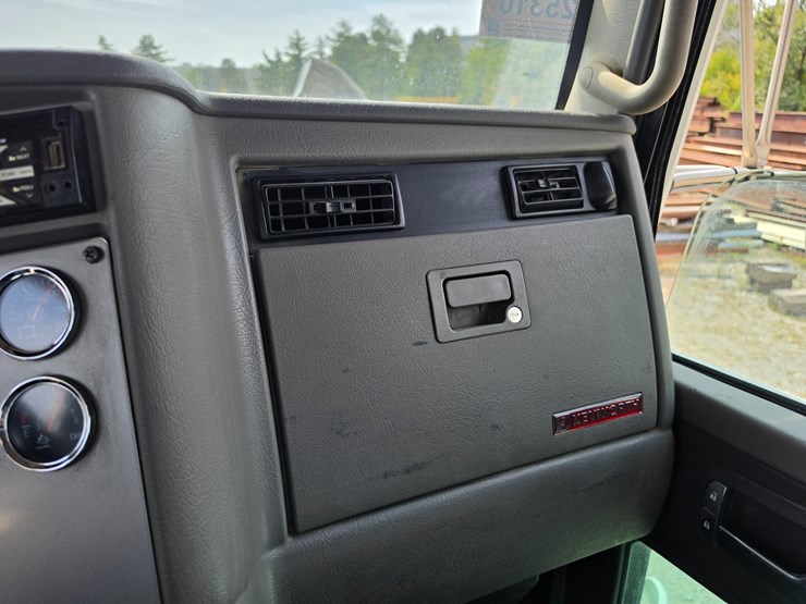 2018-kenworth-t370-image-60