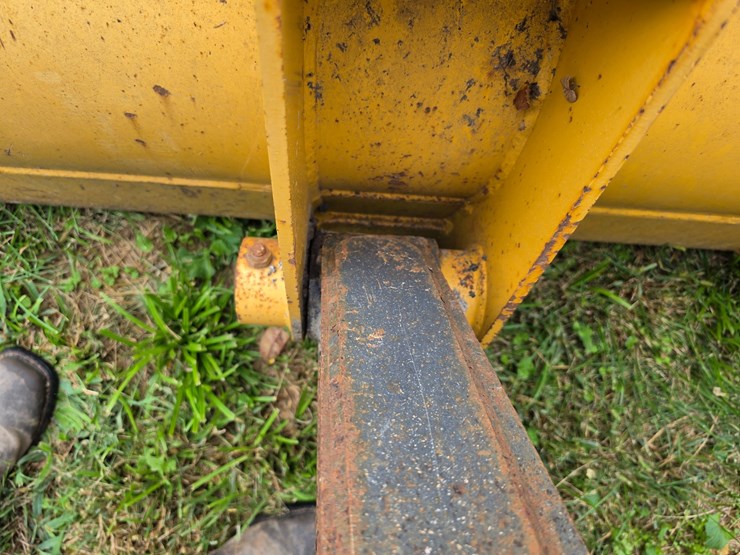 2016-deere-410l-image-146