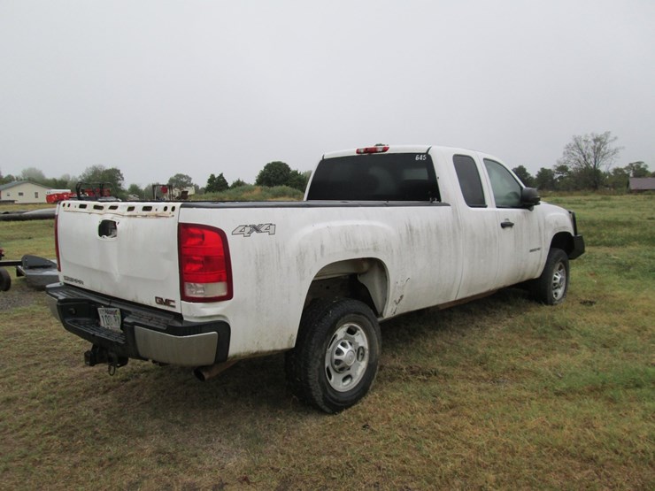 2013-gmc-2500hd-image-3