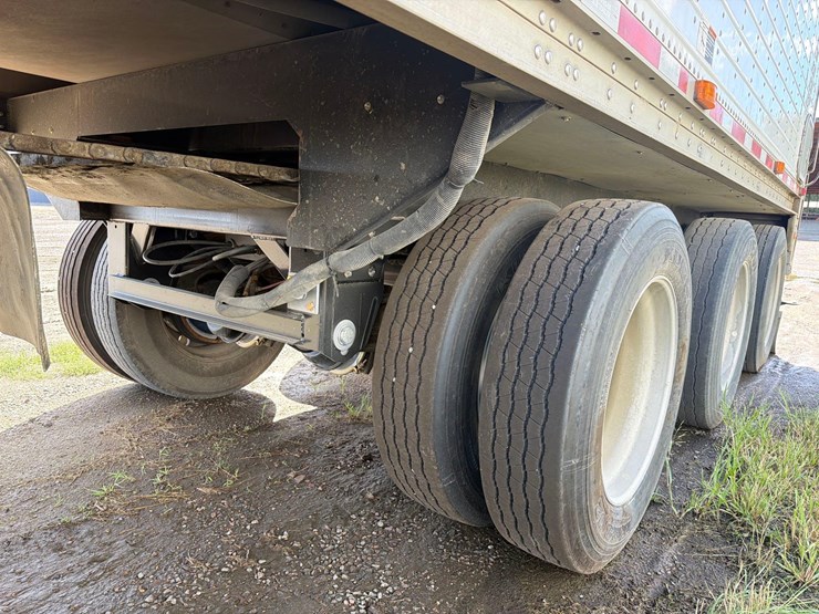 2011-wilson-46ft-fixed-tri-axle-live-bottom-semi-belt-trailer--1-owner--very-clean-trailer-image-31