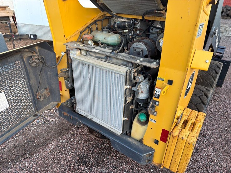 deere-318g-image-9