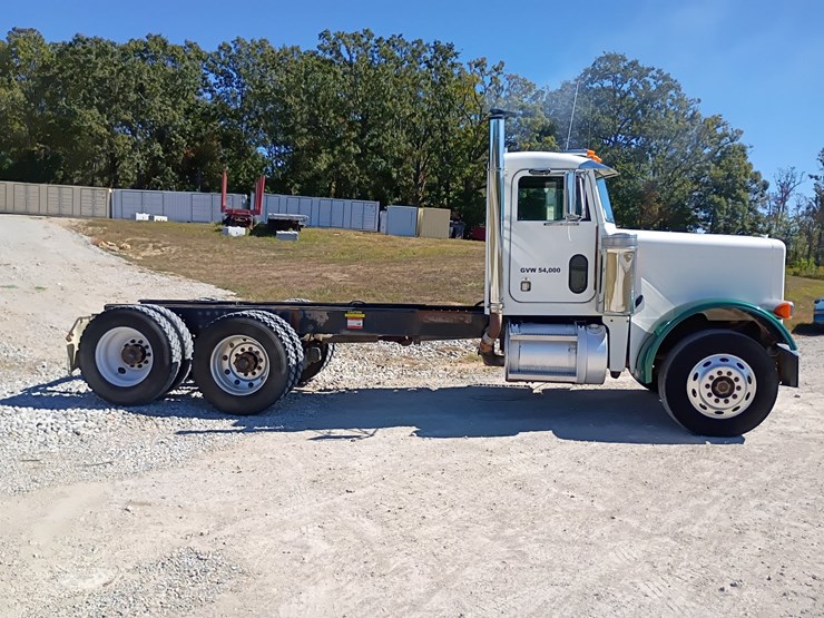 1990-peterbilt-379-image-9