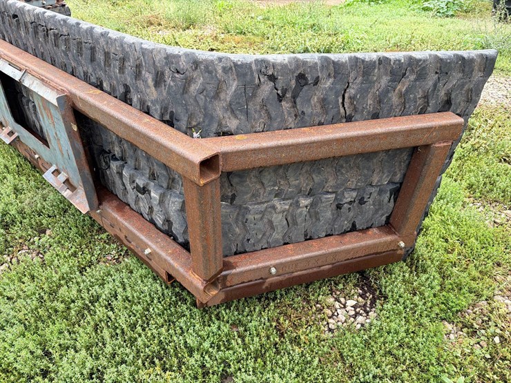 10ft-5”-skidloader-quick-tach-tire-scraper-image-11