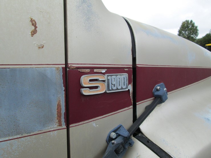 1986-international-s1900-image-11