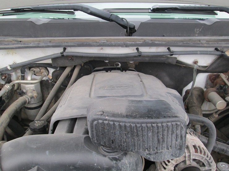 2011-chevrolet-2500hd-image-23