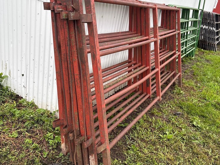 6--red-10ft-gates-image-6