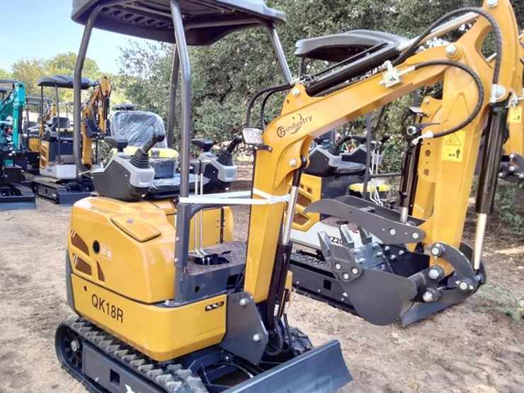 #15-•-cfg-mini-excavator---qk18r-image-2