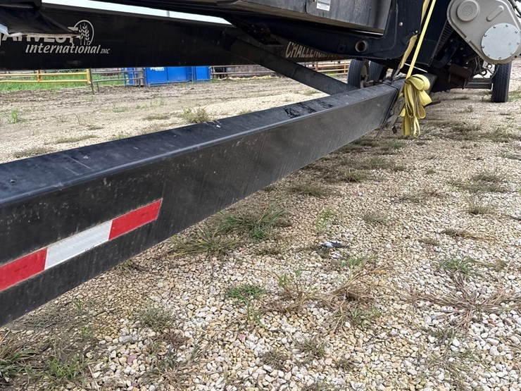 harvest-international-challenger-3840-35ft-header-cart-image-19