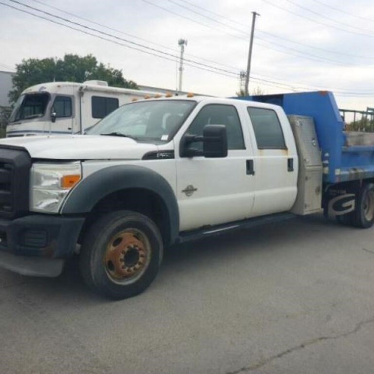 2011 FORD F550 XL