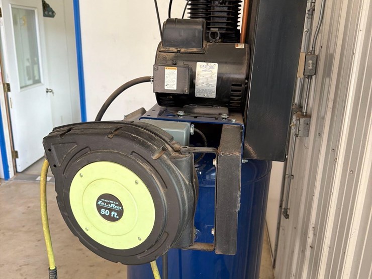 cast-air-80-gallon-commercial-air-compressor-image-10