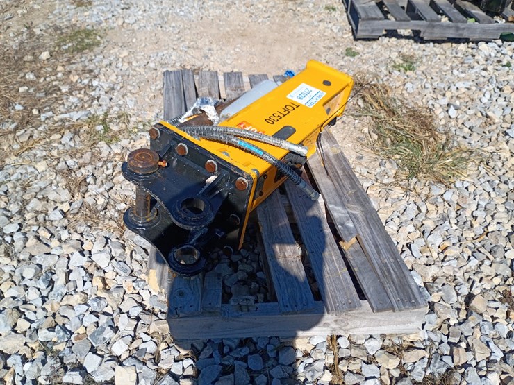 #27028-•-toft-hydraulic-breaker-excavator-attachment-(530)-image-7