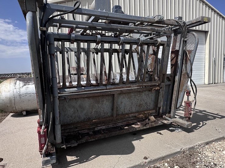bowman-model-3000-hydraulic-chute-image-15