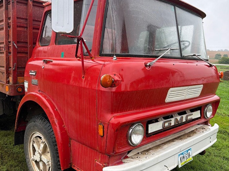 1970-gmc-5500-image-17