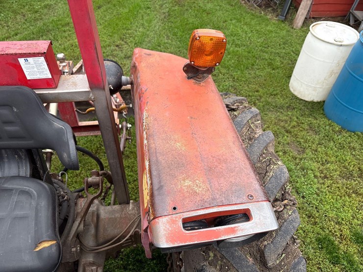 massey-ferguson-165-image-34