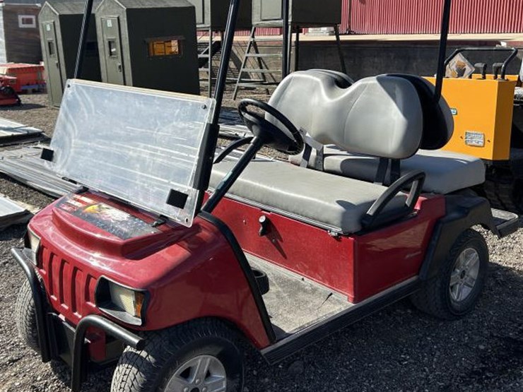 #252-•-club-car-4-seater-gas-golf-cart-image-1