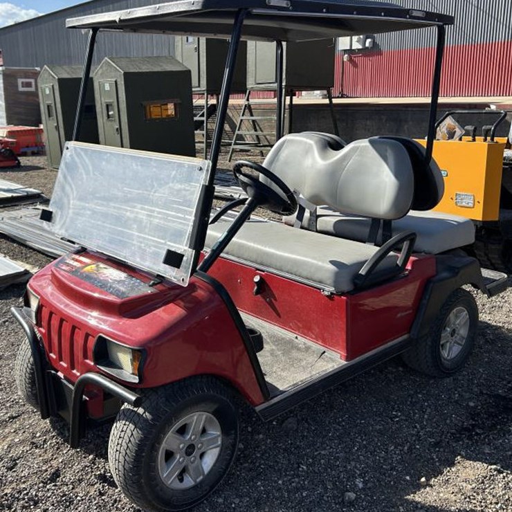 #252 • Club Car 4 Seater Gas Golf Cart