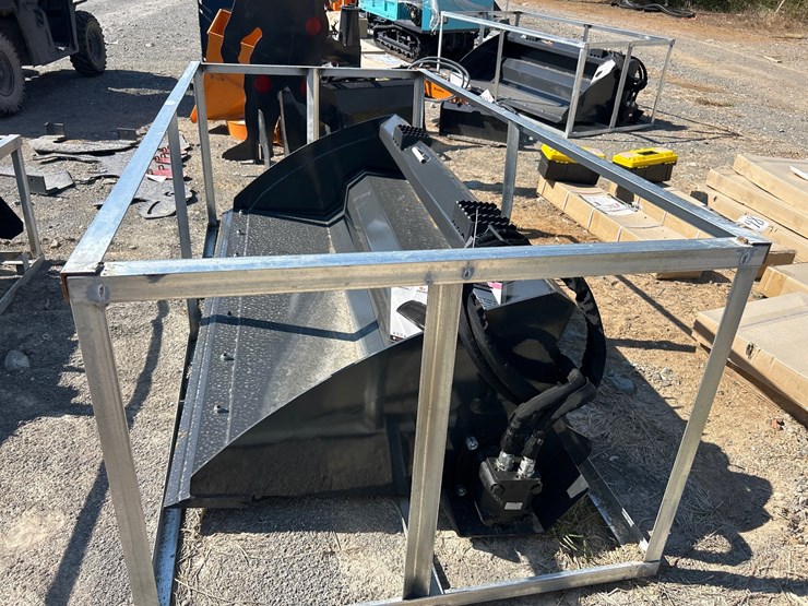 #43-•-72”-skid-steer-combo-rake-bucket-image-2