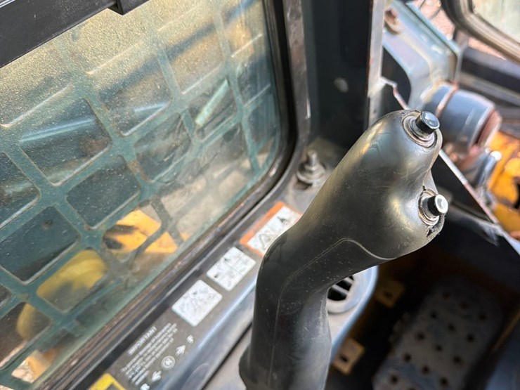 deere-318g-image-36